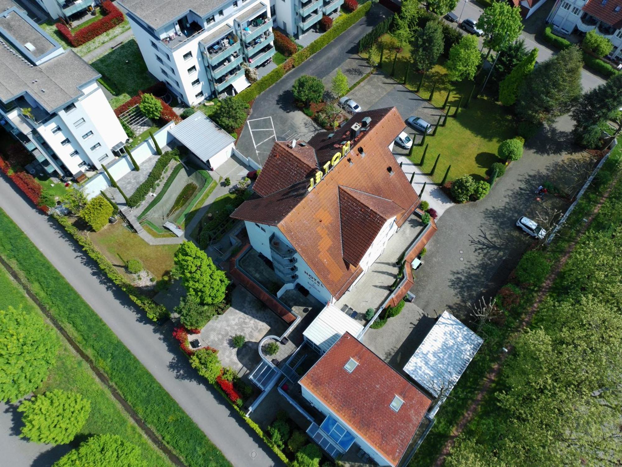 Kirchers Park & Wellnesshotel Kaiserstuhl Garni Endingen am Kaiserstuhl Buitenkant foto